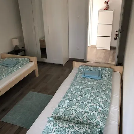 아파트 Good Times 질리나