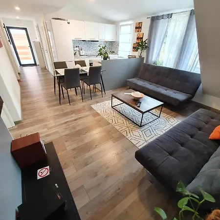 Good Times Apartment *