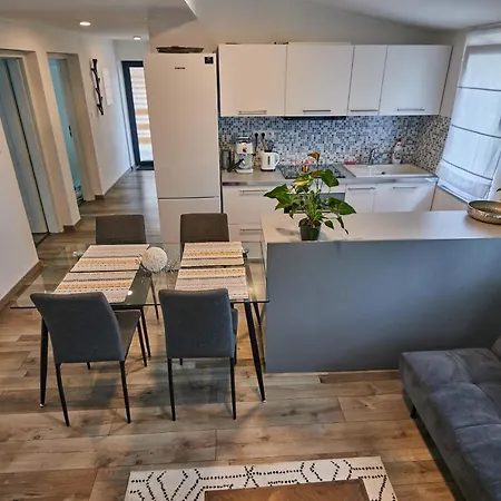 Good Times 아파트 *